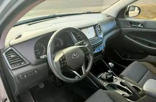 HYUNDAI Tucson 