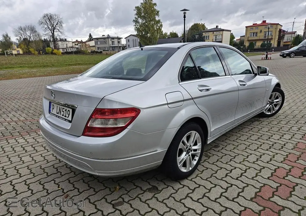 MERCEDES-BENZ Klasa C 180 K BlueEff Avantgarde