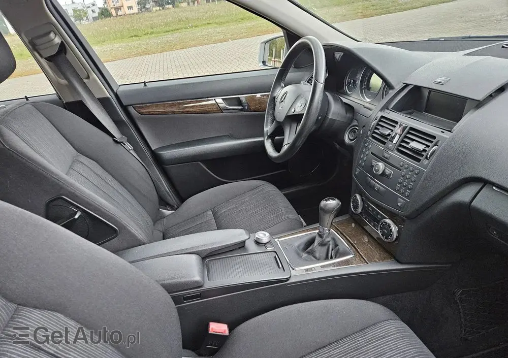 MERCEDES-BENZ Klasa C 180 K BlueEff Avantgarde