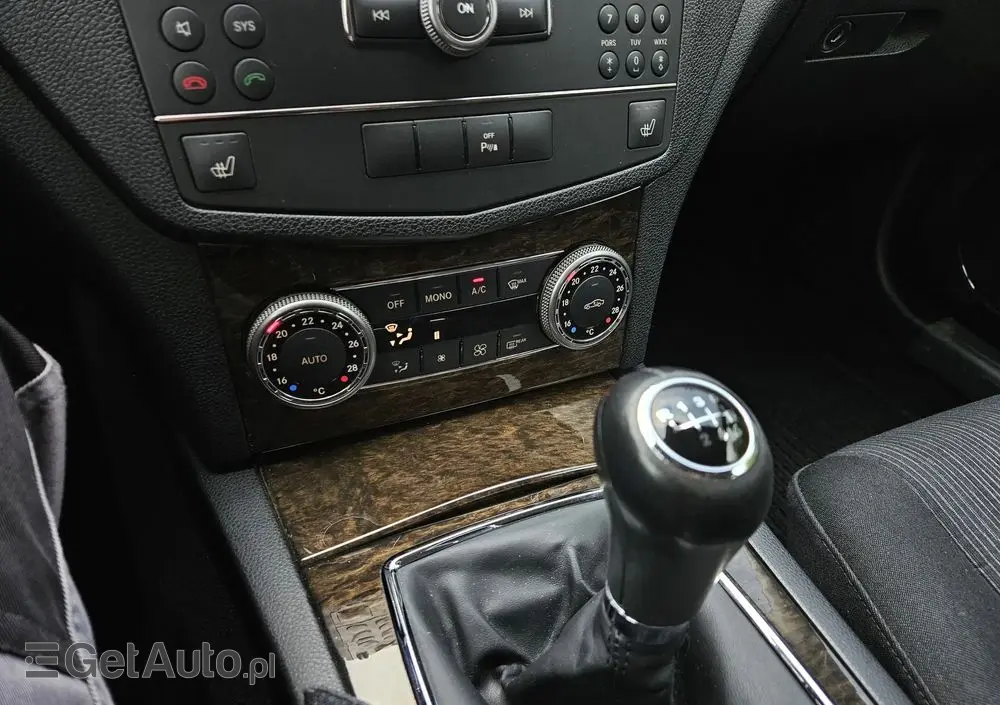 MERCEDES-BENZ Klasa C 180 K BlueEff Avantgarde