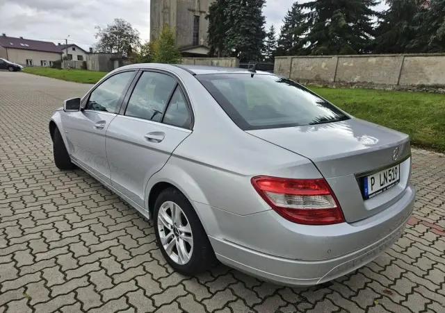 MERCEDES-BENZ Klasa C 180 K BlueEff Avantgarde