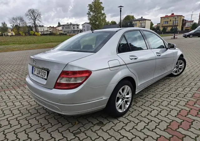 MERCEDES-BENZ Klasa C 180 K BlueEff Avantgarde