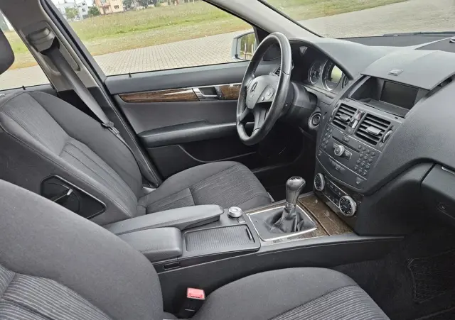 MERCEDES-BENZ Klasa C 180 K BlueEff Avantgarde