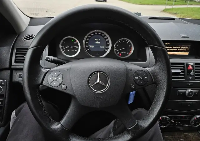 MERCEDES-BENZ Klasa C 180 K BlueEff Avantgarde