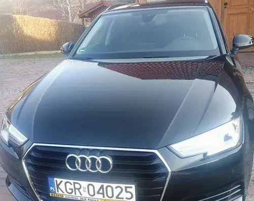 AUDI A4 
