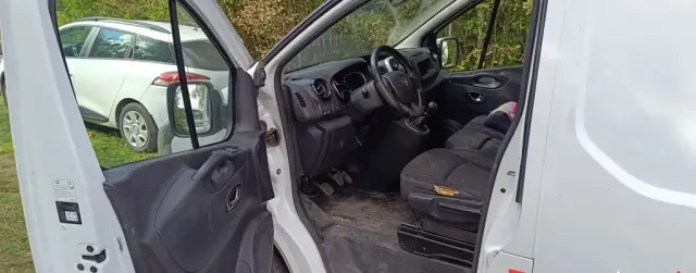 OPEL Vivaro 