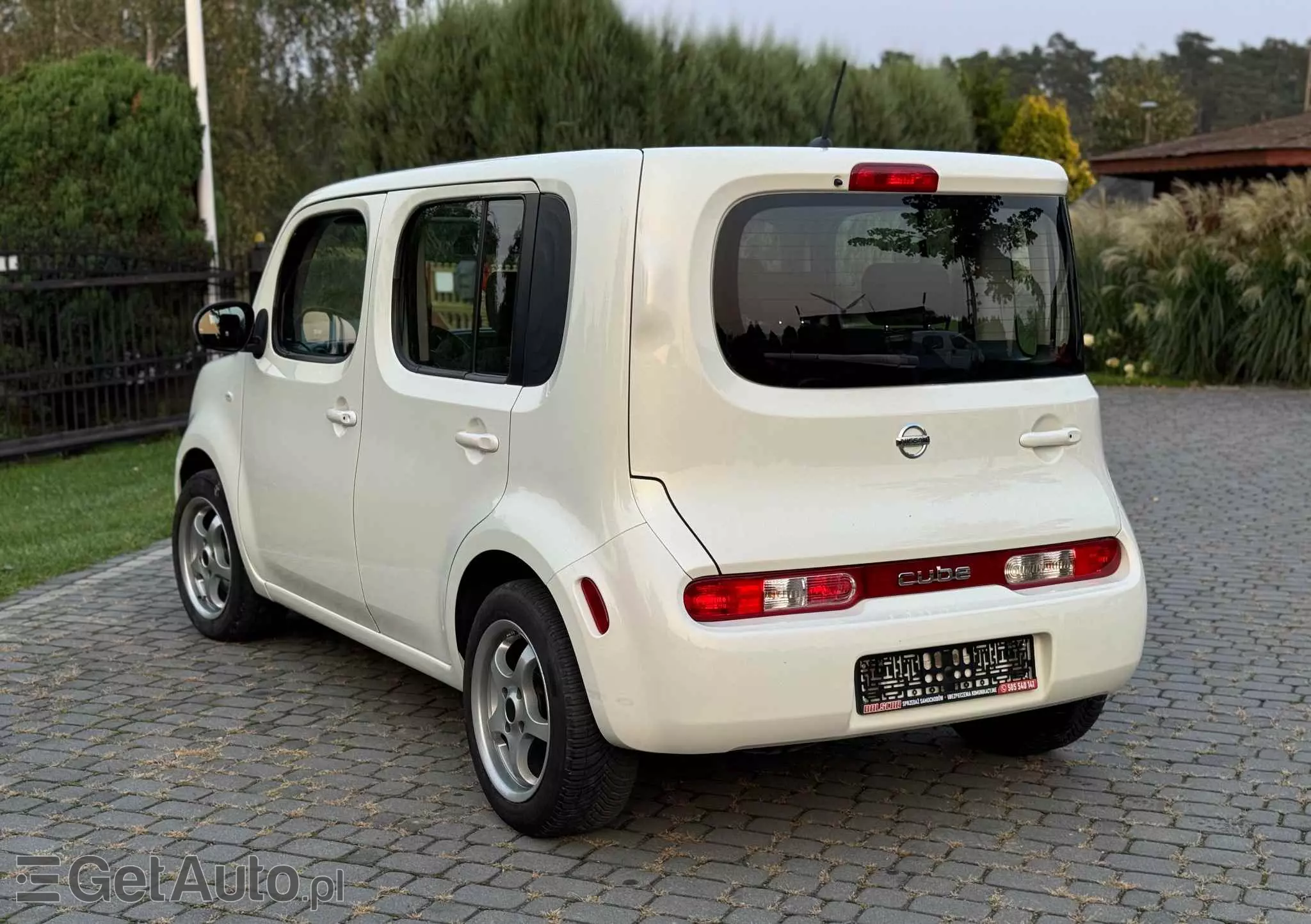 NISSAN Cube 1.6