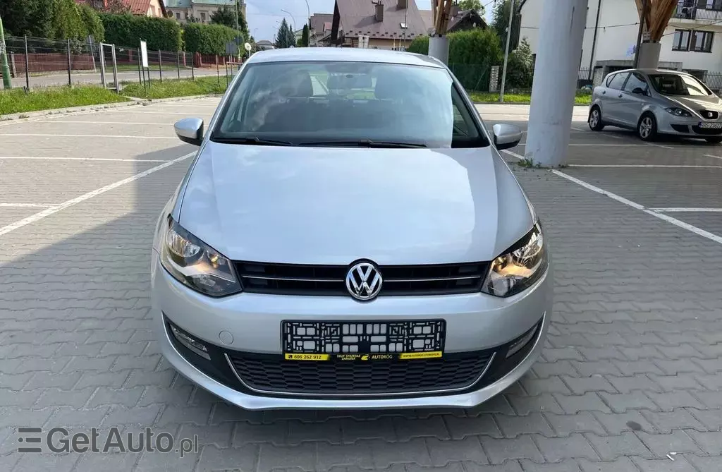 VOLKSWAGEN Polo 