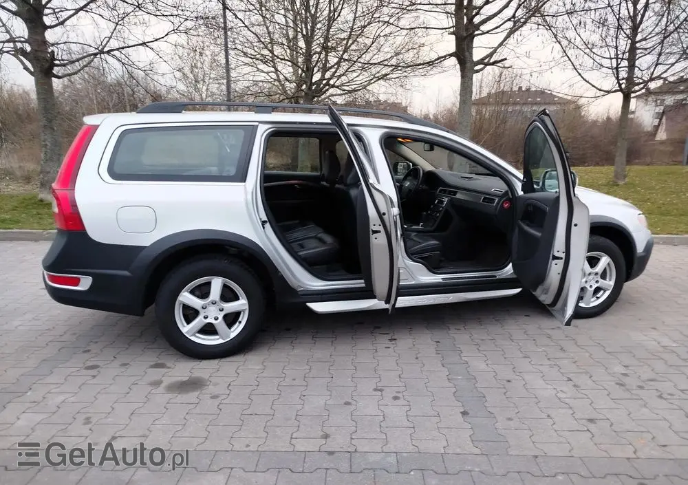 VOLVO XC 70 3.2 AWD Momentum