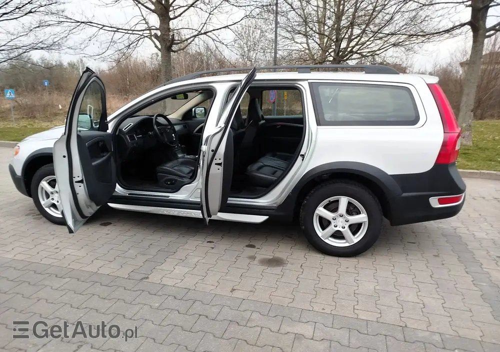 VOLVO XC 70 3.2 AWD Momentum