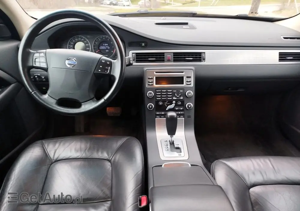 VOLVO XC 70 3.2 AWD Momentum