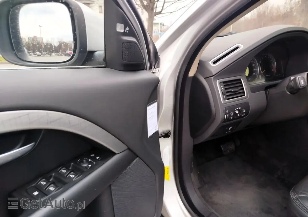 VOLVO XC 70 3.2 AWD Momentum
