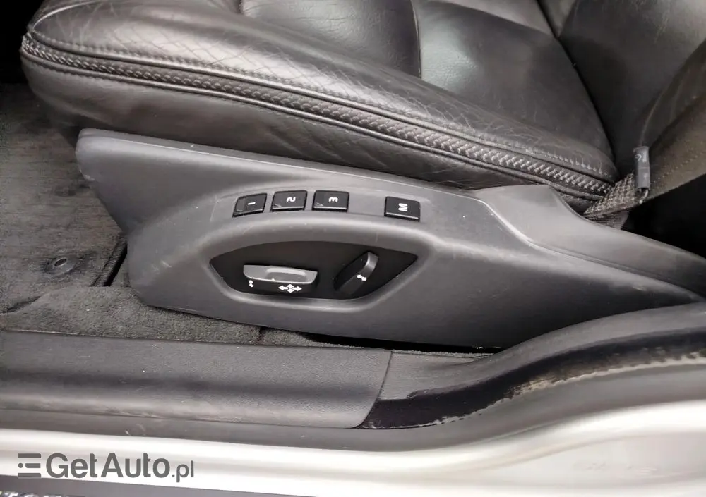 VOLVO XC 70 3.2 AWD Momentum