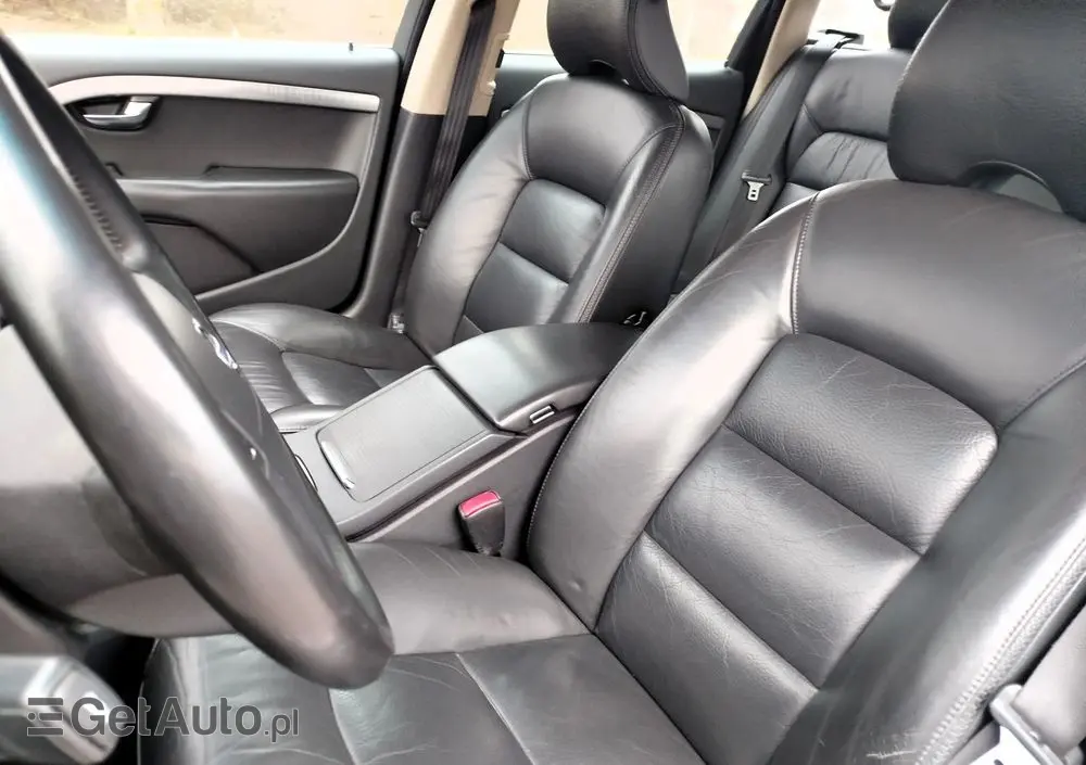VOLVO XC 70 3.2 AWD Momentum