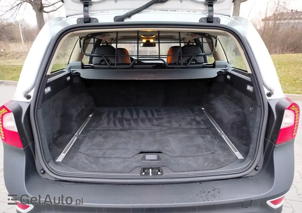 VOLVO XC 70 3.2 AWD Momentum