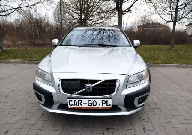 VOLVO XC 70 3.2 AWD Momentum