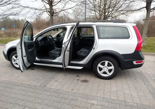 VOLVO XC 70 3.2 AWD Momentum