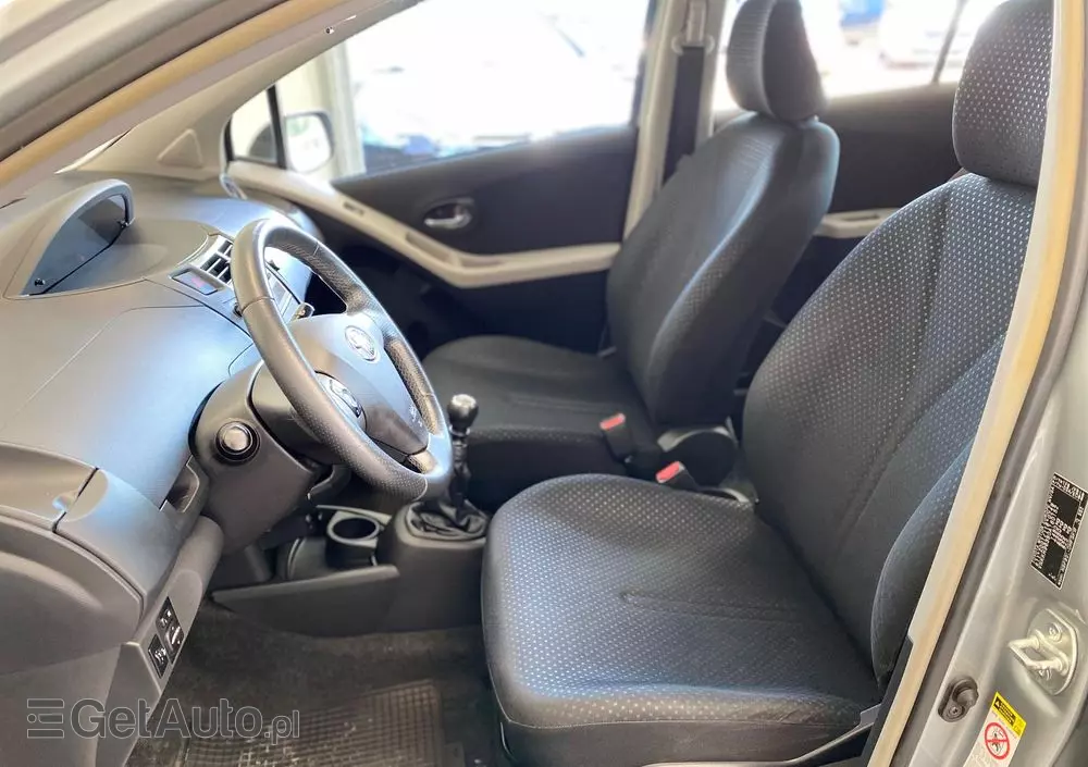 TOYOTA Yaris 1.33 Sol