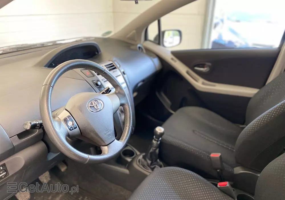 TOYOTA Yaris 1.33 Sol