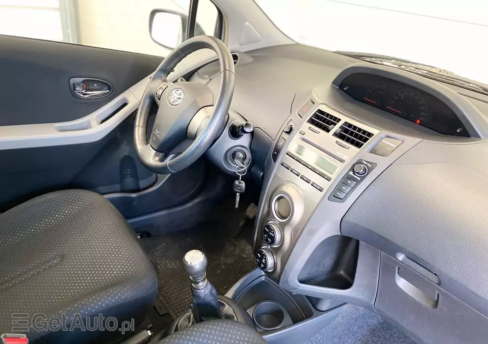 TOYOTA Yaris 1.33 Sol