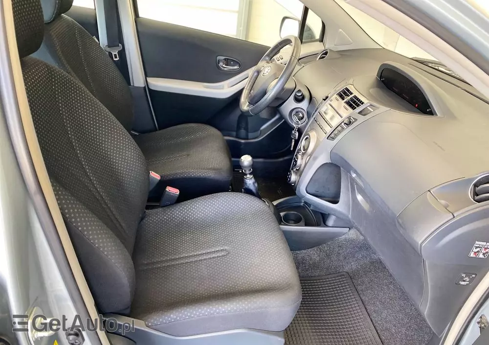 TOYOTA Yaris 1.33 Sol