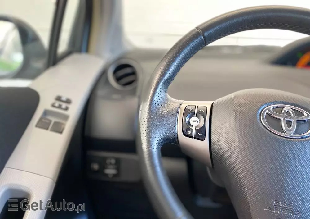 TOYOTA Yaris 1.33 Sol