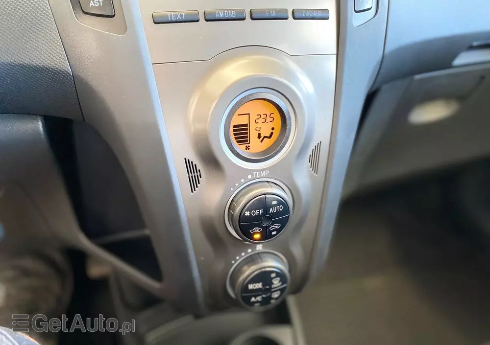 TOYOTA Yaris 1.33 Sol