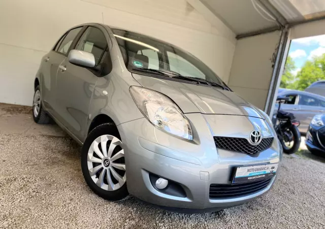 TOYOTA Yaris 1.33 Sol