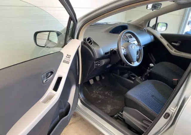 TOYOTA Yaris 1.33 Sol