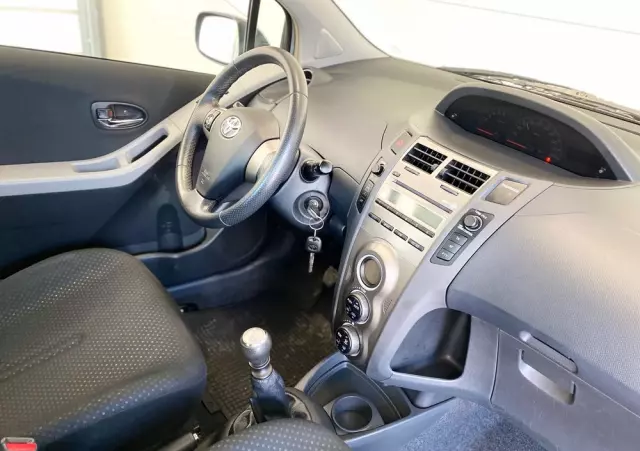 TOYOTA Yaris 1.33 Sol