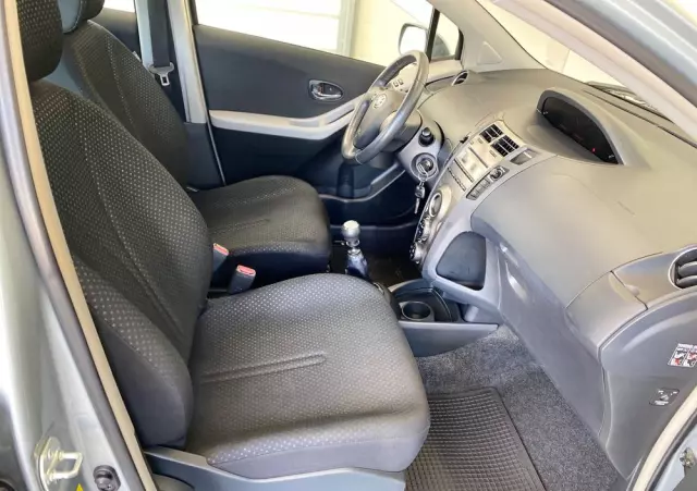 TOYOTA Yaris 1.33 Sol