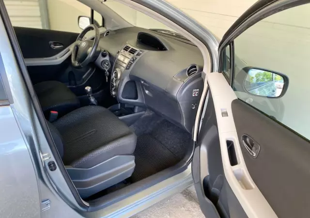 TOYOTA Yaris 1.33 Sol