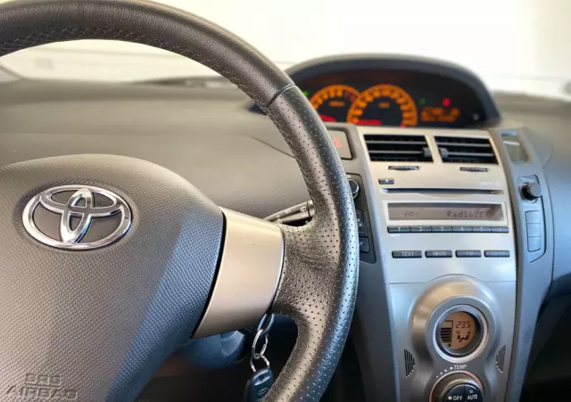 TOYOTA Yaris 1.33 Sol