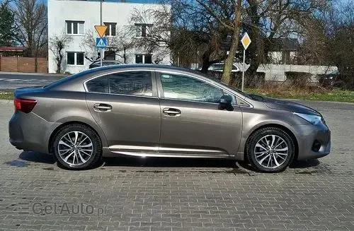 TOYOTA Avensis 