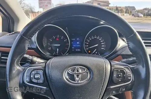TOYOTA Avensis 