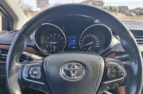 TOYOTA Avensis 