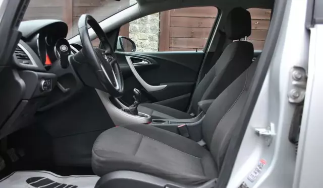 OPEL Astra 1.7 CDTI (110 KM)