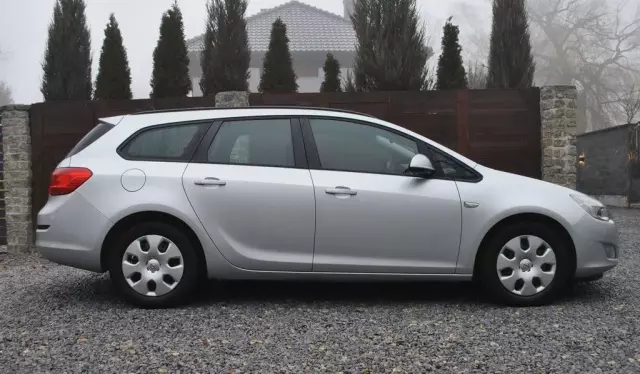 OPEL Astra 1.7 CDTI (110 KM)