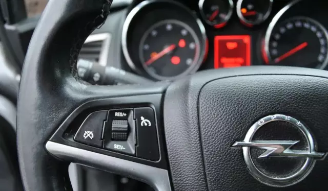 OPEL Astra 1.7 CDTI (110 KM)