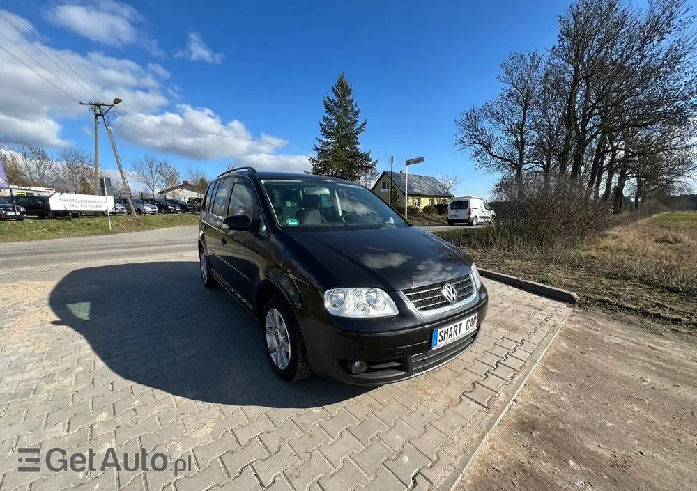 VOLKSWAGEN Touran 