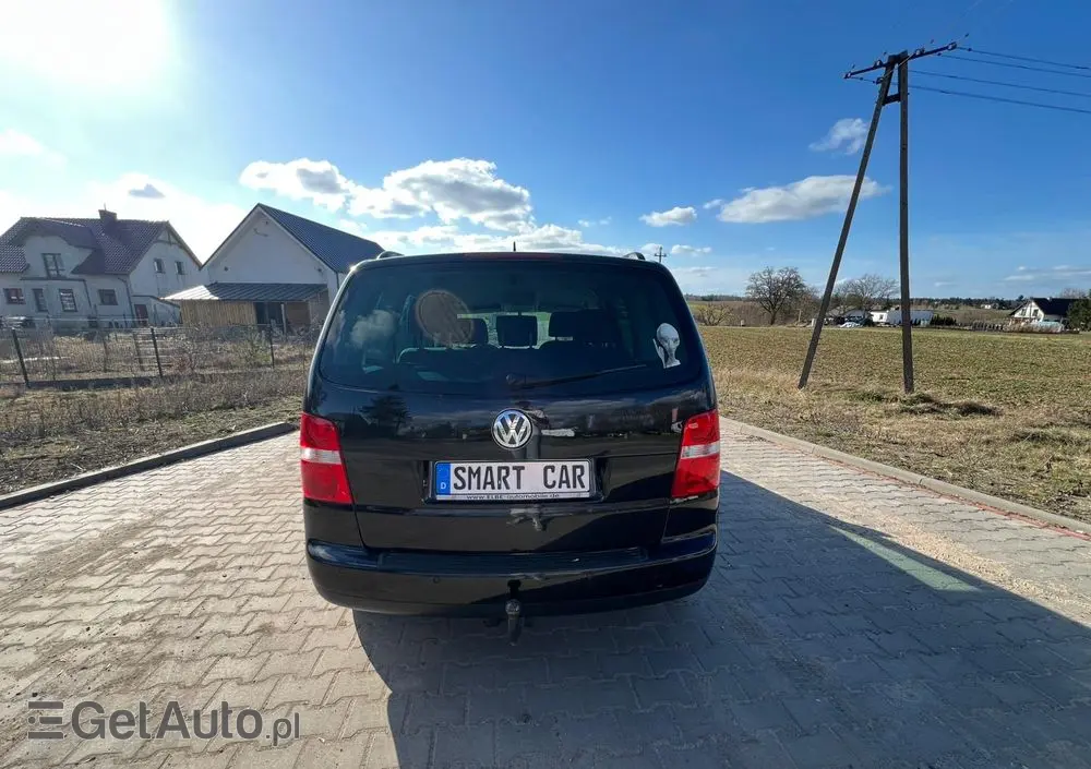 VOLKSWAGEN Touran 