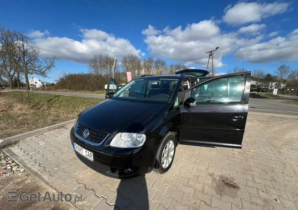 VOLKSWAGEN Touran 
