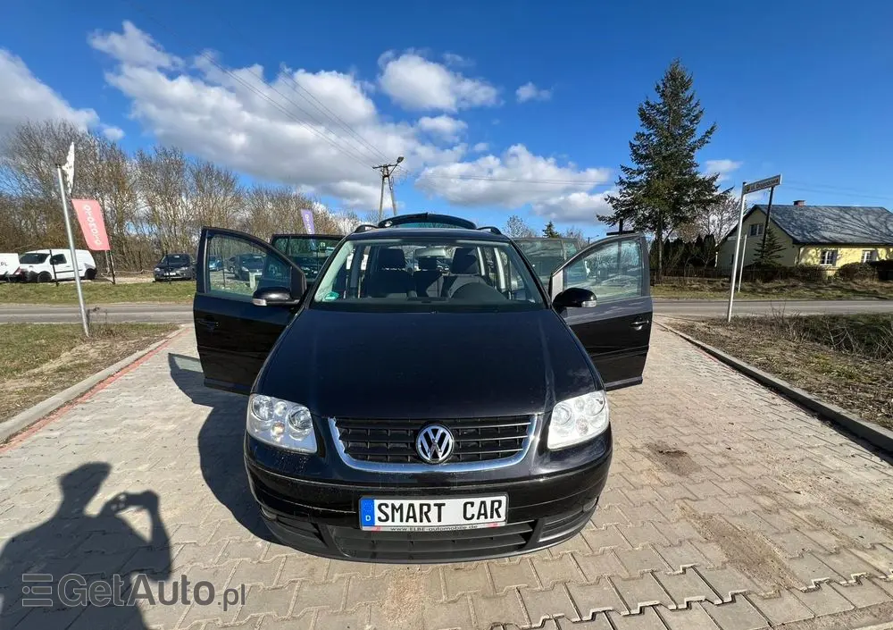 VOLKSWAGEN Touran 