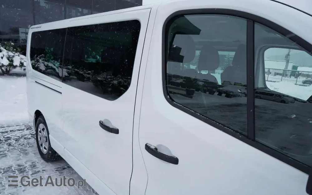 RENAULT TRAFIC III / BUS / 9 MIEJSC  / PIERWSZY WŁAŚCICIEL / POLSKI SALON / 2022 ROK / 