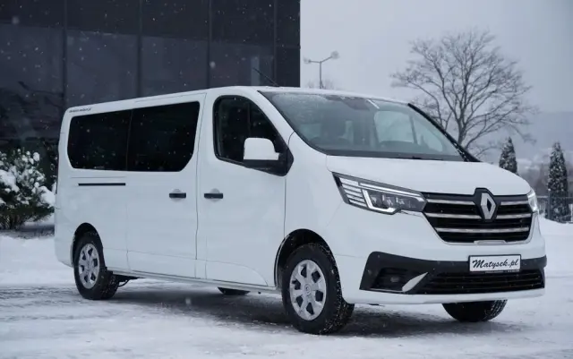 RENAULT TRAFIC III / BUS / 9 MIEJSC  / PIERWSZY WŁAŚCICIEL / POLSKI SALON / 2022 ROK / 