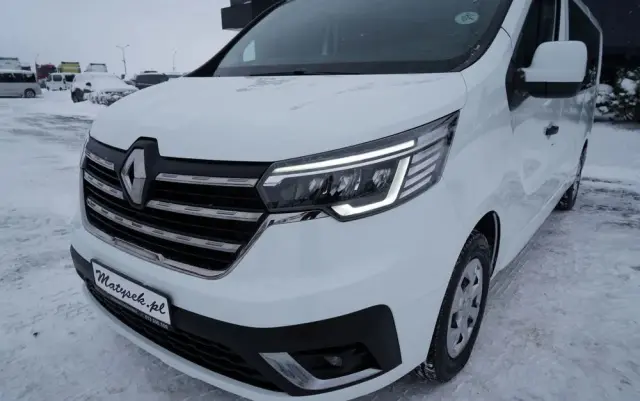 RENAULT TRAFIC III / BUS / 9 MIEJSC  / PIERWSZY WŁAŚCICIEL / POLSKI SALON / 2022 ROK / 
