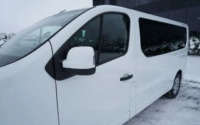 RENAULT TRAFIC III / BUS / 9 MIEJSC  / PIERWSZY WŁAŚCICIEL / POLSKI SALON / 2022 ROK / 