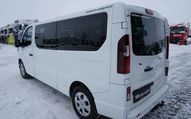 RENAULT TRAFIC III / BUS / 9 MIEJSC  / PIERWSZY WŁAŚCICIEL / POLSKI SALON / 2022 ROK / 