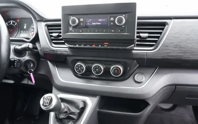 RENAULT TRAFIC III / BUS / 9 MIEJSC  / PIERWSZY WŁAŚCICIEL / POLSKI SALON / 2022 ROK / 