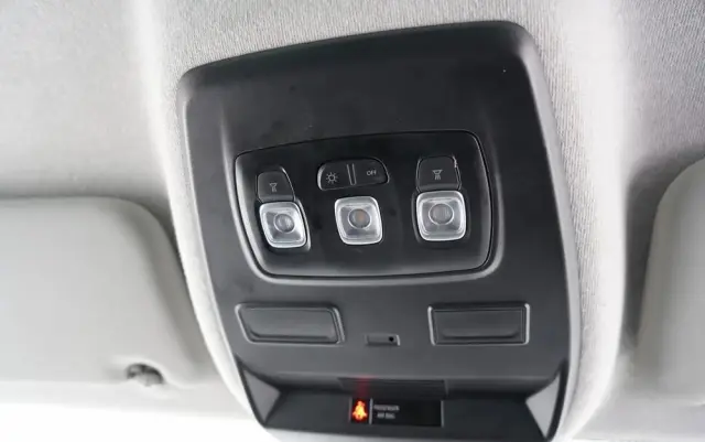 RENAULT TRAFIC III / BUS / 9 MIEJSC  / PIERWSZY WŁAŚCICIEL / POLSKI SALON / 2022 ROK / 